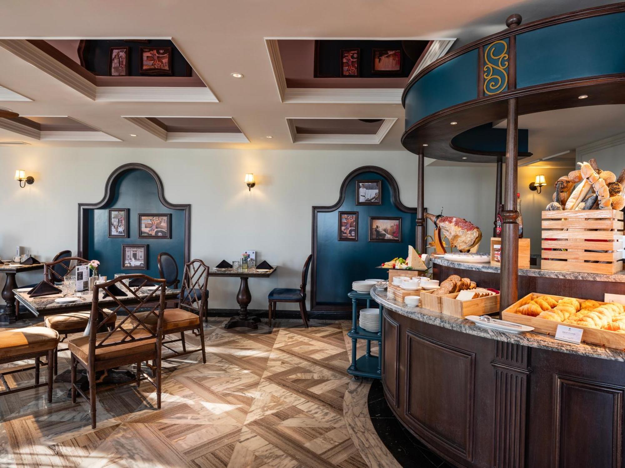Grand Hotel Du Lac هانوي المظهر الخارجي الصورة The interior of the restaurant