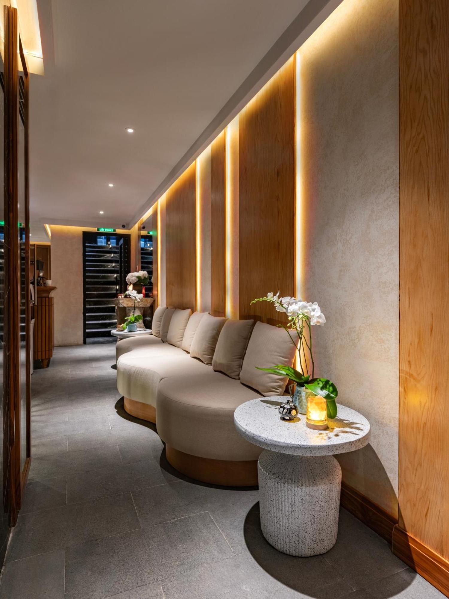 Grand Hotel Du Lac هانوي المظهر الخارجي الصورة The interior of the lounge