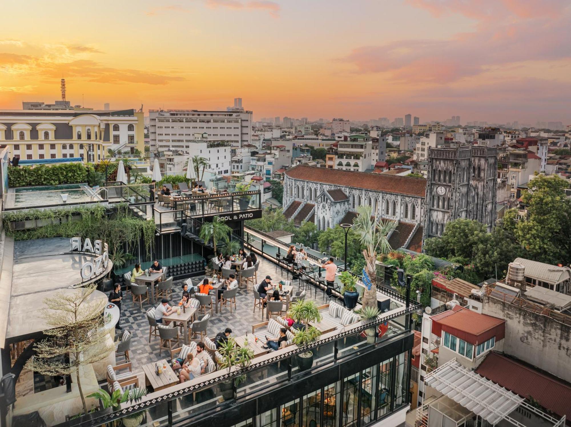 Grand Hotel Du Lac هانوي المظهر الخارجي الصورة View of the rooftop bar